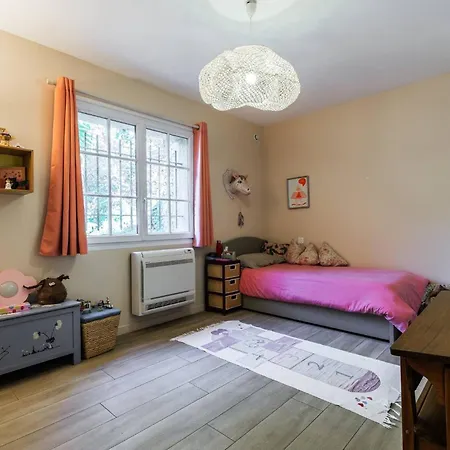 Charming Provencal Family House With Swimming Pool בית נופש *